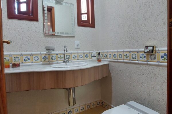 b59eb340 3585 4be2 ac44 64e7dbd99d651728660805xsar